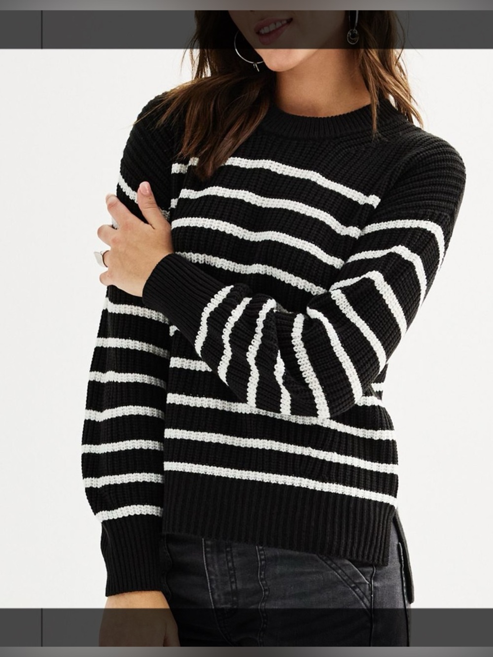SO Junior’s Crewneck Pullover Sweater Black White Stripe Sz S Normcore Casual